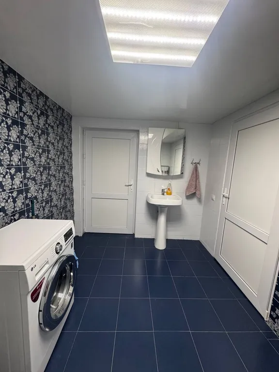 Уютный дом возле термального источника по дороге на курорт Мамисон