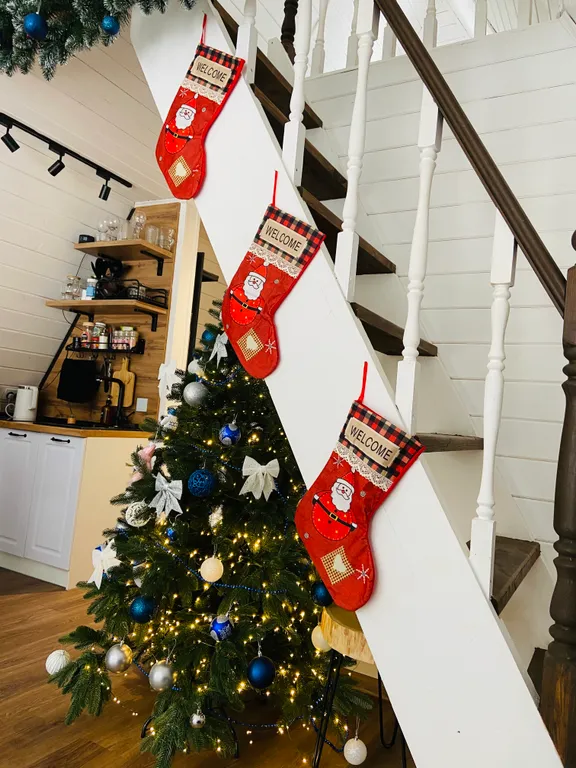 Дом A-frame с купелью, баней и бассейном в сосновом лесу