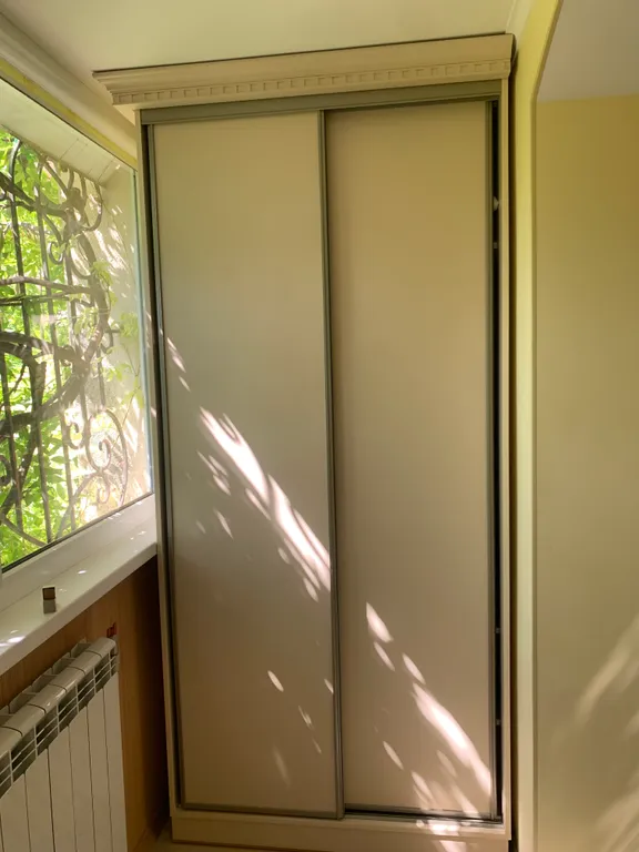 Двухместная комната с видом на горы и сквер