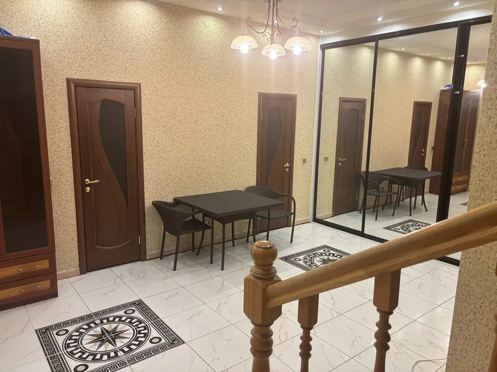 Дом на 10 человек.