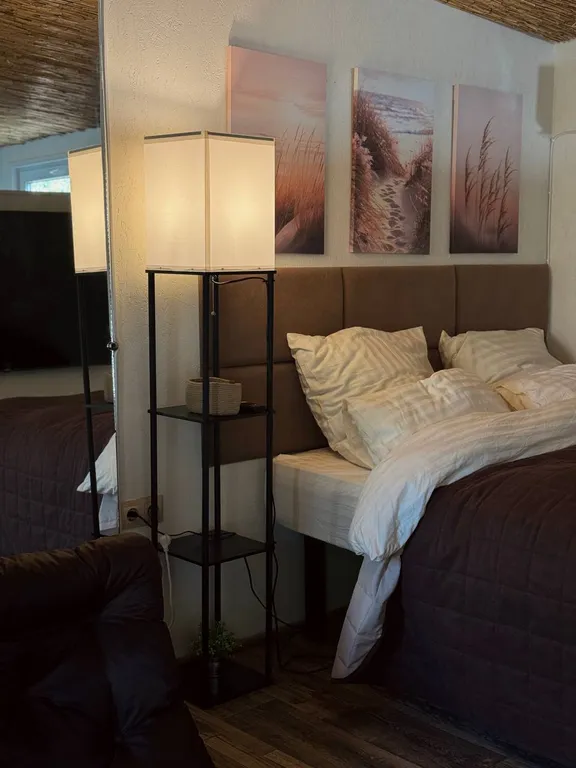 Домик у озера