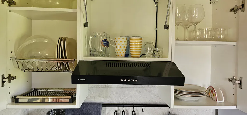 Коттедж Уютный домик на большом участке у озера — Никулино