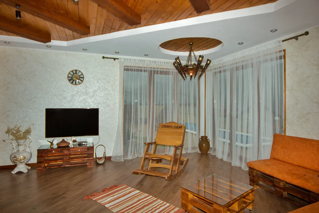 Дом в горах с бассейном