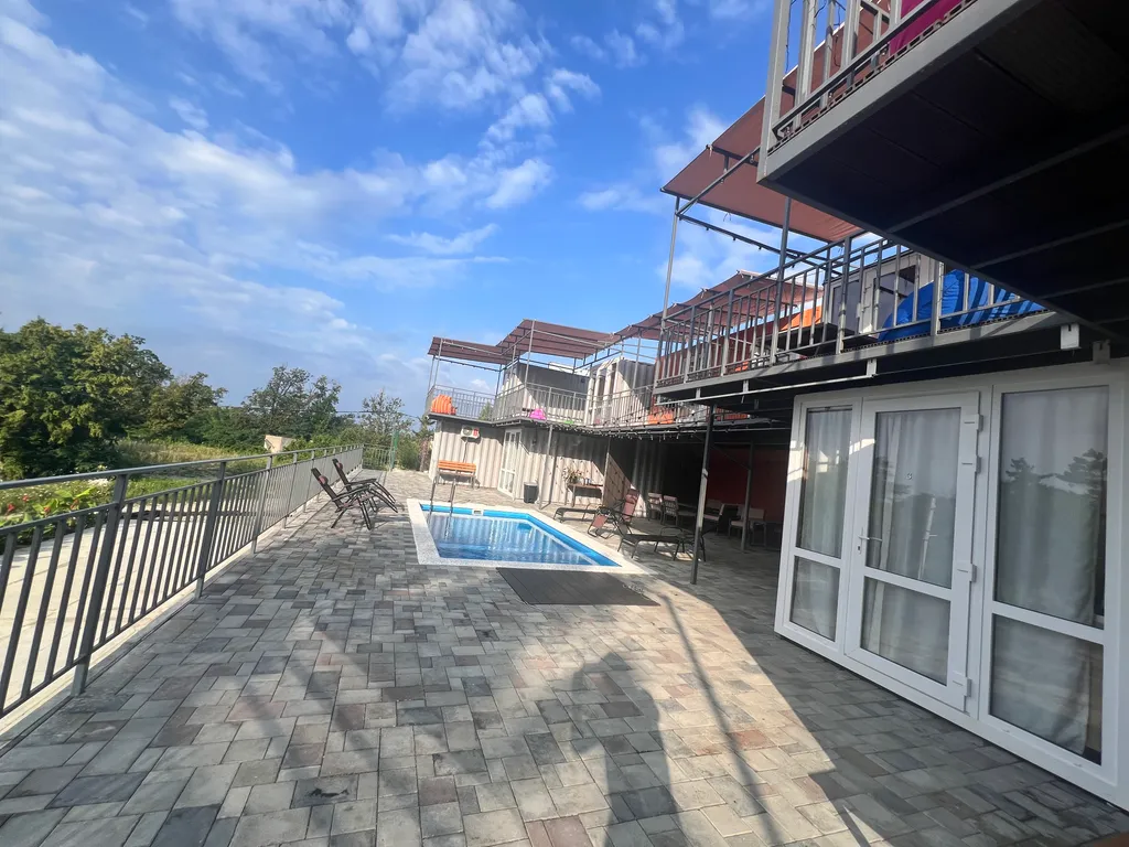 Квартира Двухместный стандарт с выходом к бассейну — аренда посуточно в Ольгинка