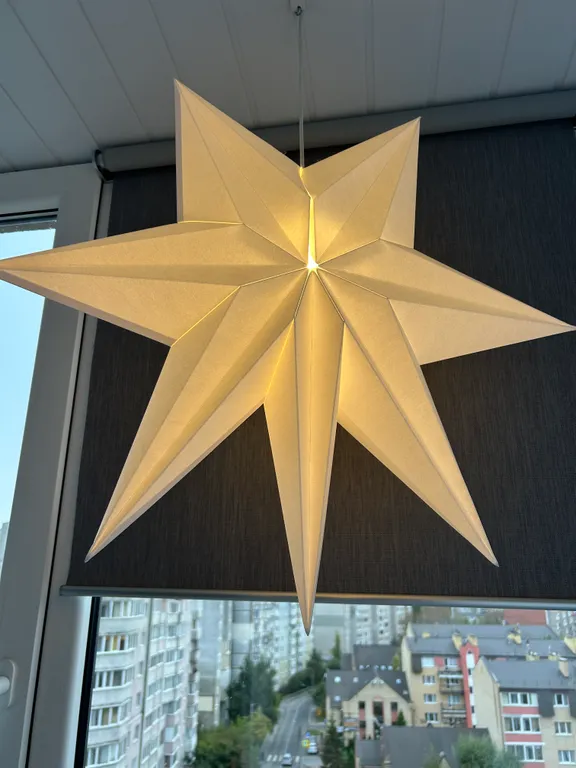 Студия с видом на город