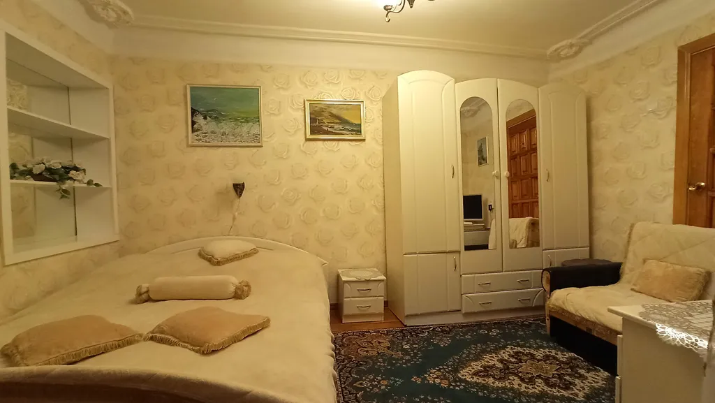 Квартира в частном доме недалеко от моря — аренда посуточно в Ялта