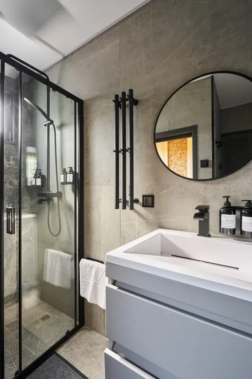 Большой панорамный дом с камином и сауной