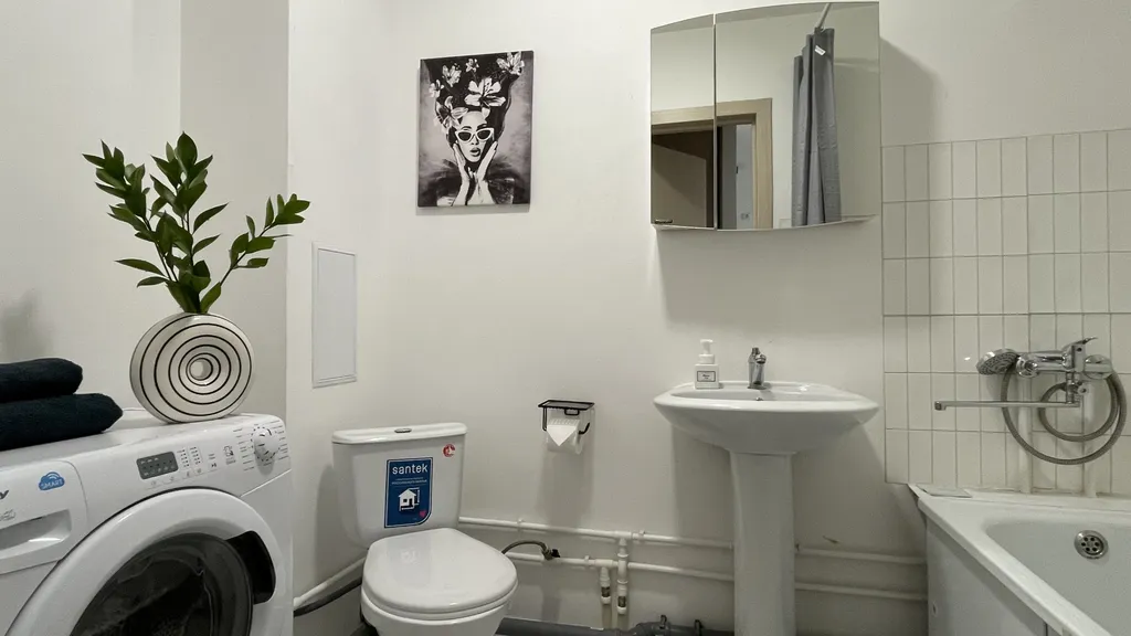 Квартира Квартира Не в отеле, а в квартире рядом с арена авто солнечный — Екатеринбург