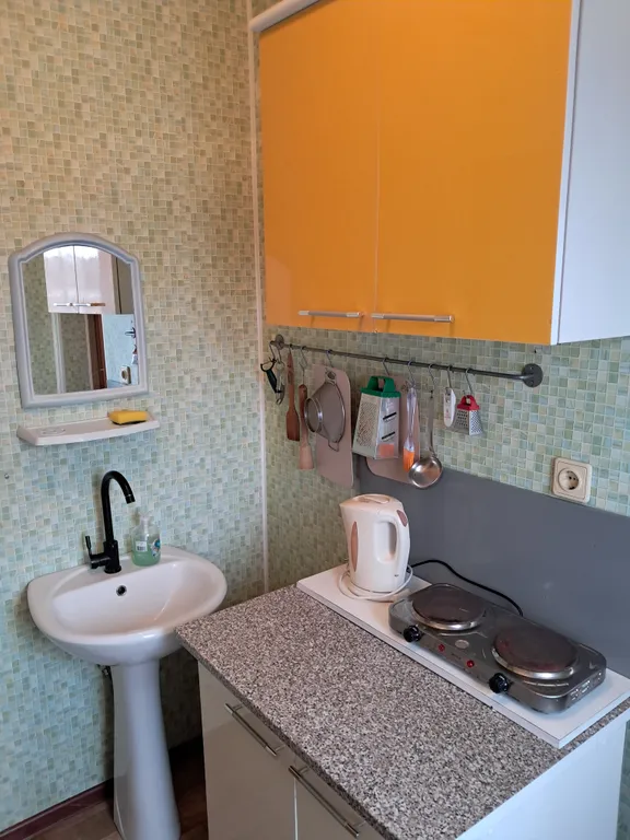 Домик с беседкой у моря