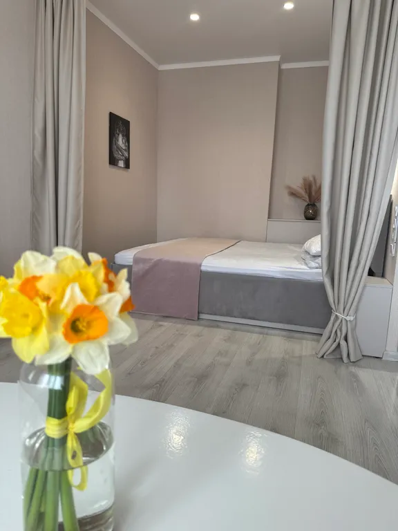 Чистая и уютная квартира с видом на Волгу и на остров