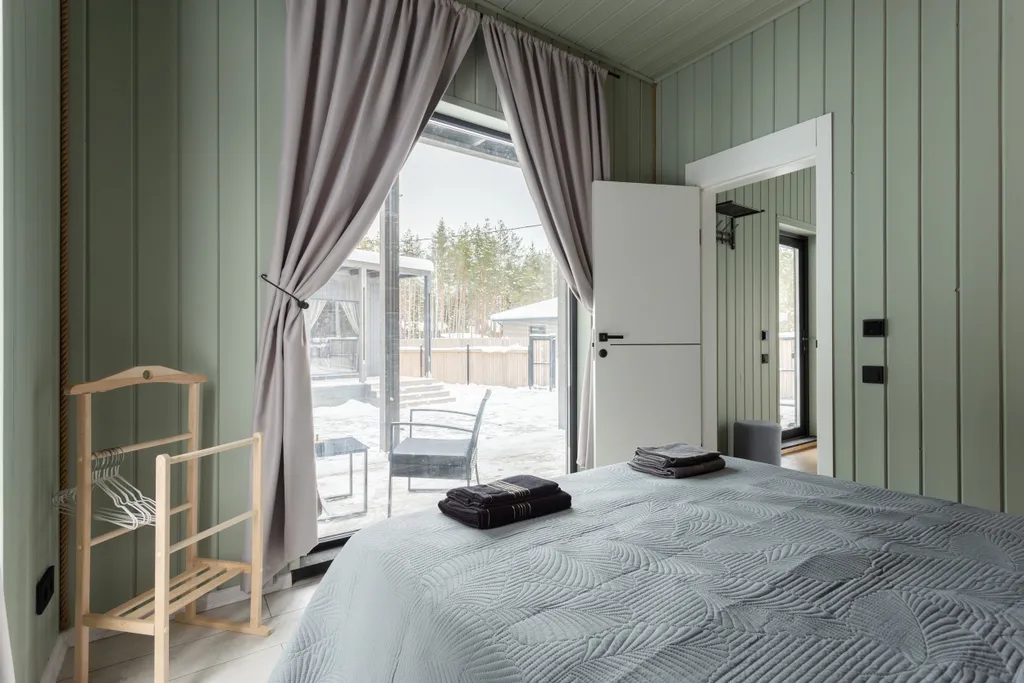 Уютный домик среди сосен