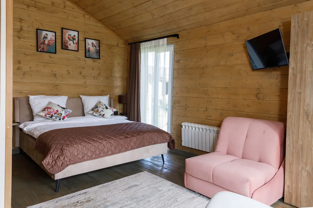 Коттедж 44м в лесу у пруда