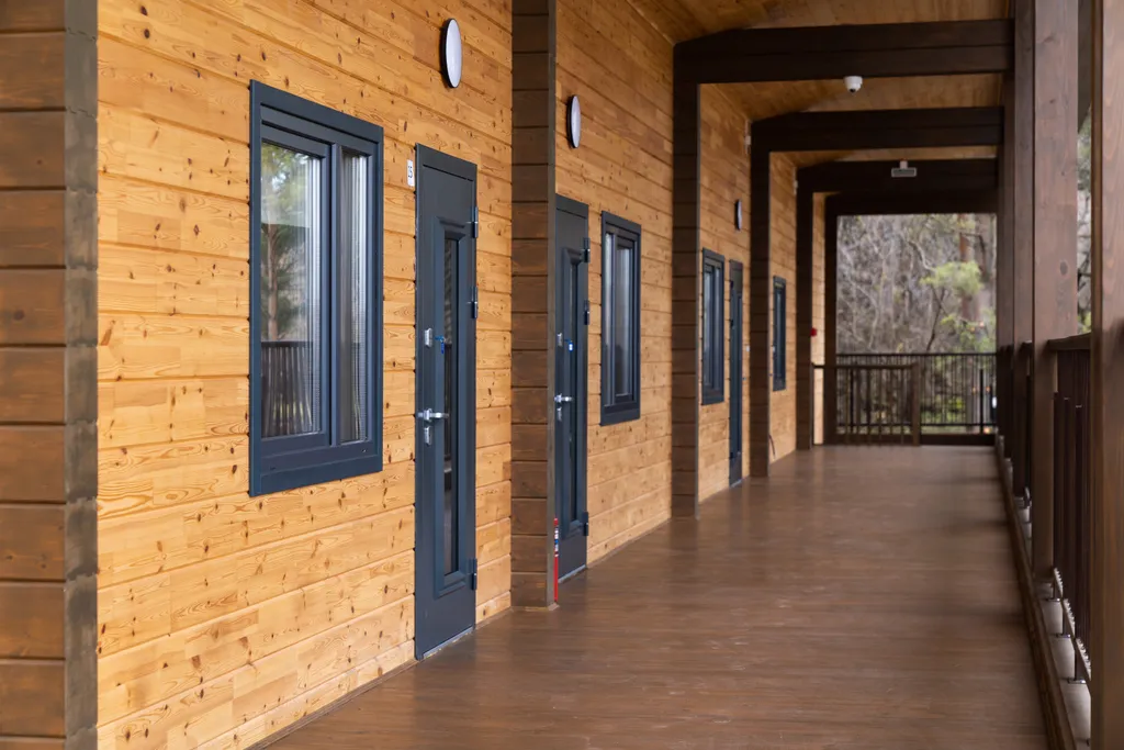 Просторный номер полулюкс в экоотеле