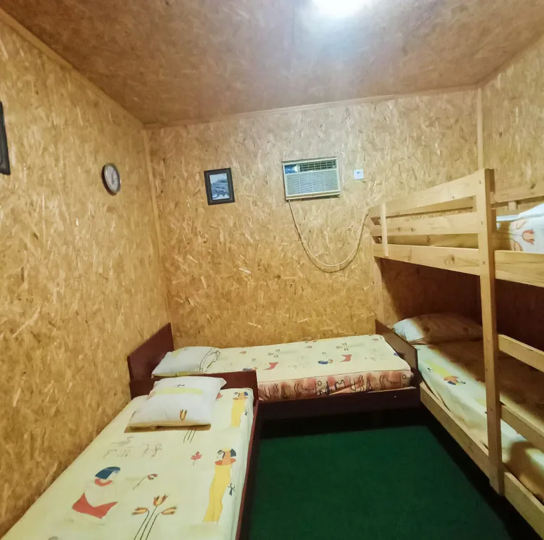 Домик на берегу реки