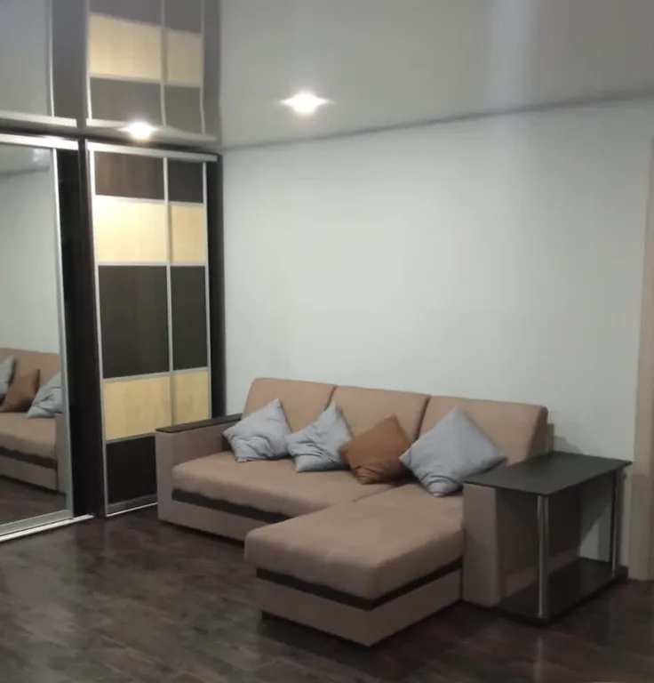 3х комнатная квартира возле Авиазавода