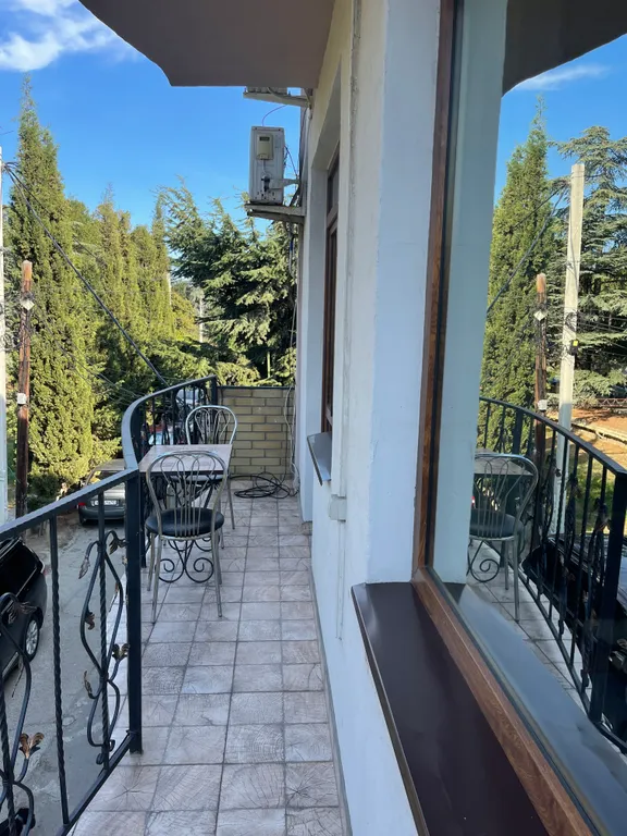 Второй этаж в трёхэтажном доме