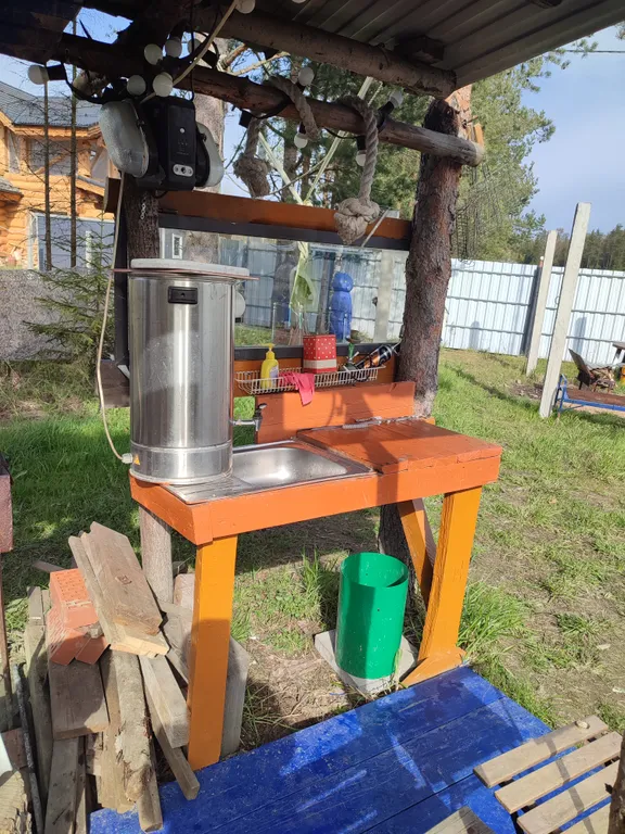 Дом с баней в лесу возле храма и озера