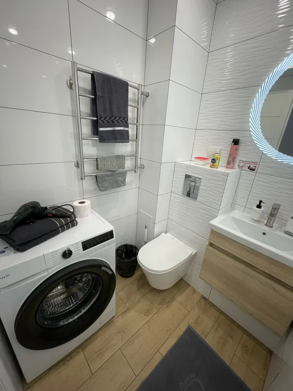 Уютная З комнатная квартира на 19 этаже