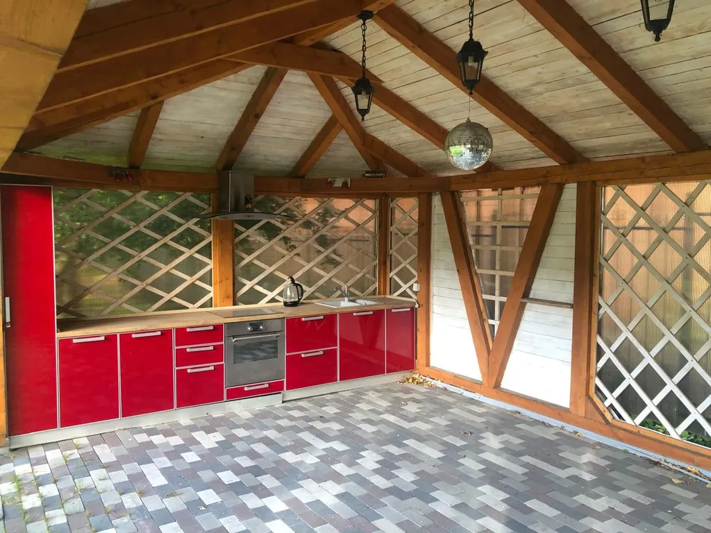 Уютный дом рядом с морем.