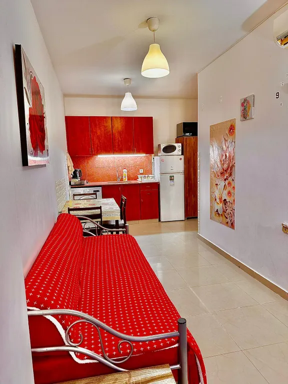 Красивая тихая уютная 2 ком квартира рядом с морем и парками Бат-яма