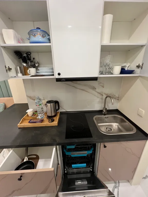 Красивая студия в центре, рядом Белоусовский парк