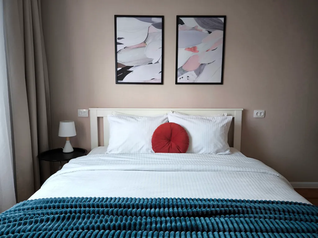 Солнечная двухкомнатная квартира с видом на город