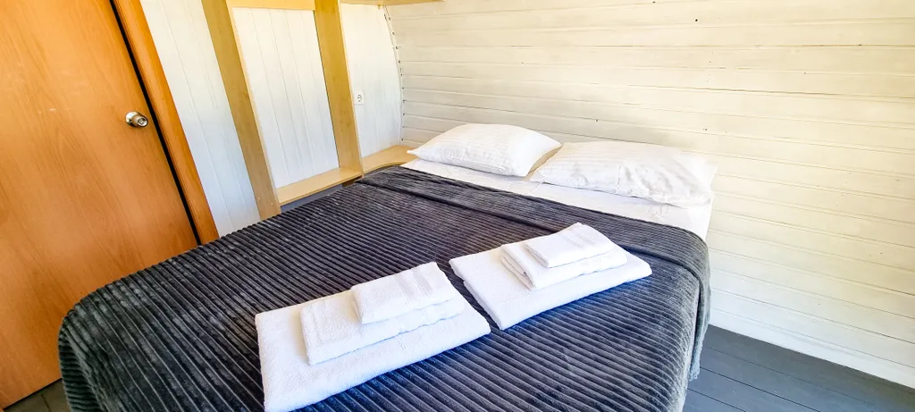 Уютный двухкомнатный Ролл-дом