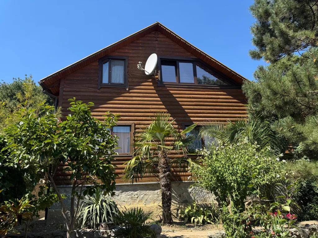 Коттедж Уютный деревянный дом — аренда посуточно в Алупка