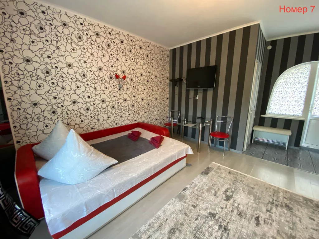 Коттедж Домик у бассейна — Севастополь