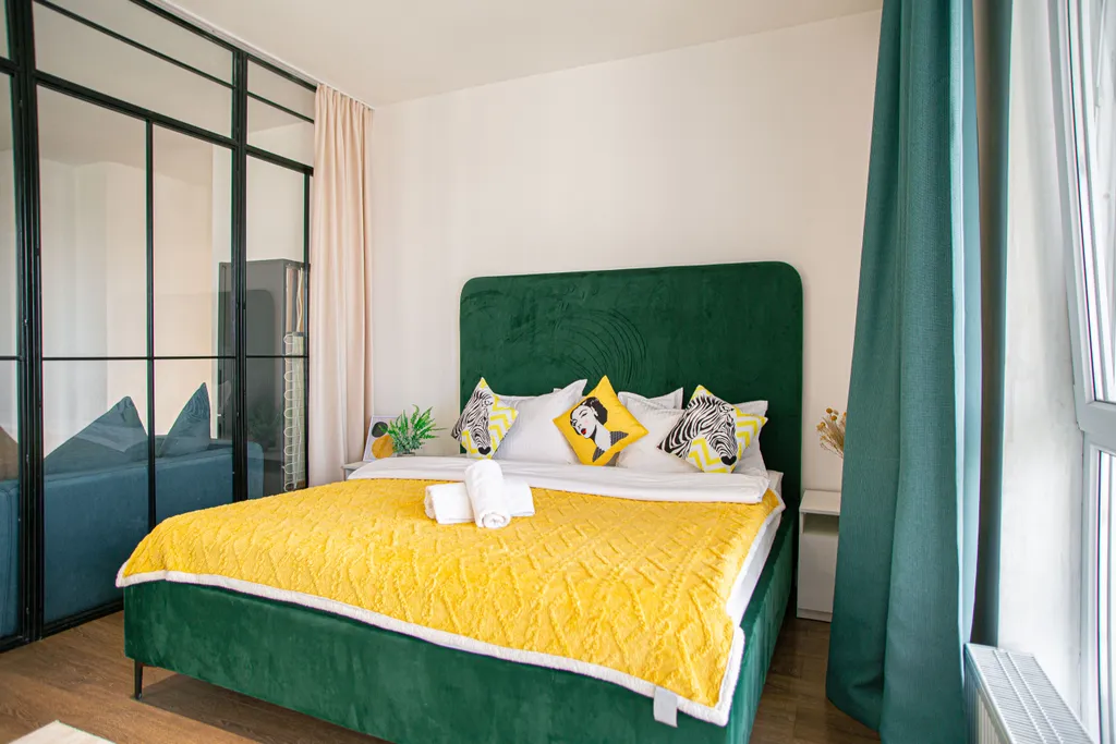 Евротрёшка с двумя спальными зонами рядом с ТРЦ MEGA