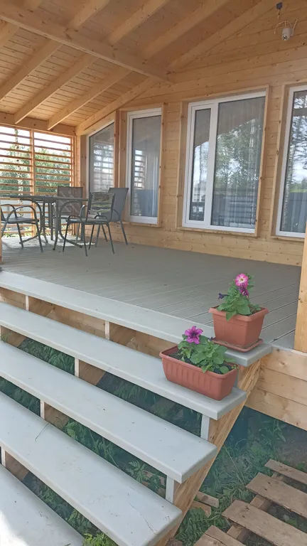 Уютный дом среди берёз и ёлочек