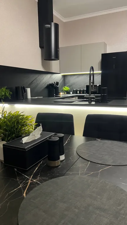 Дом в лесу с теплым бассейном и баней