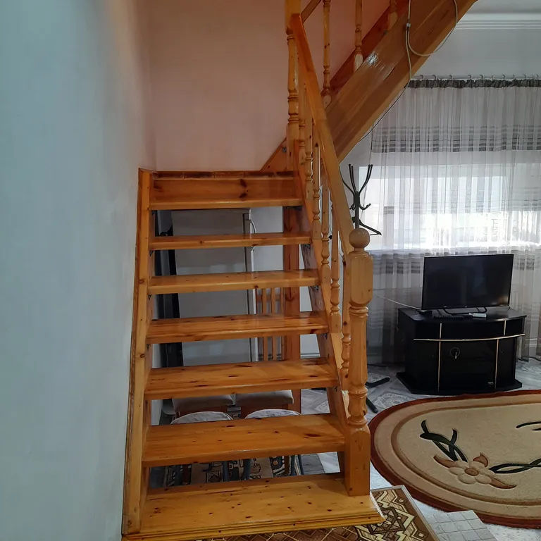 Половина двухэтажного дома у моря