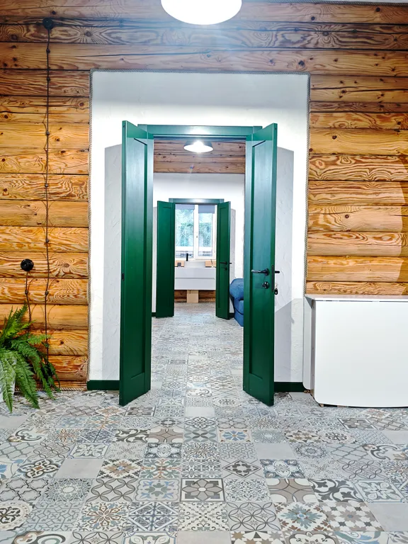 Лесной дом с тёплым бассейном, джакузи, сауной и сибирским чаном