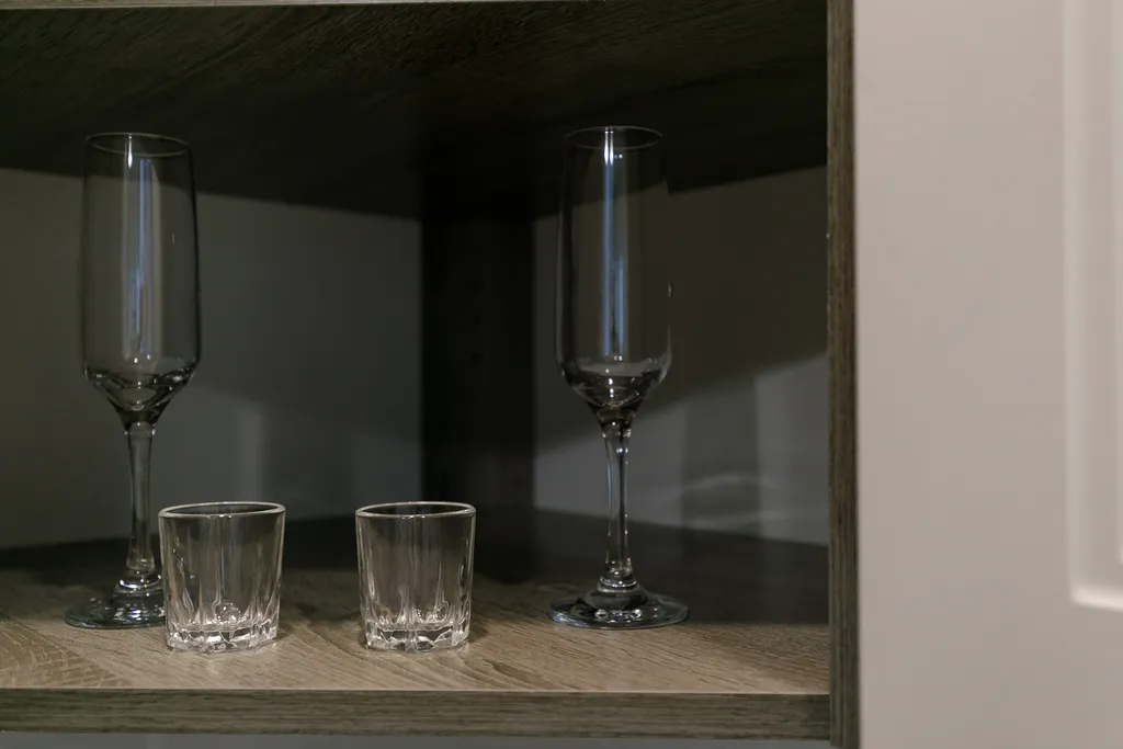 Изумрудная квартира через дорогу от ИМР Цыба