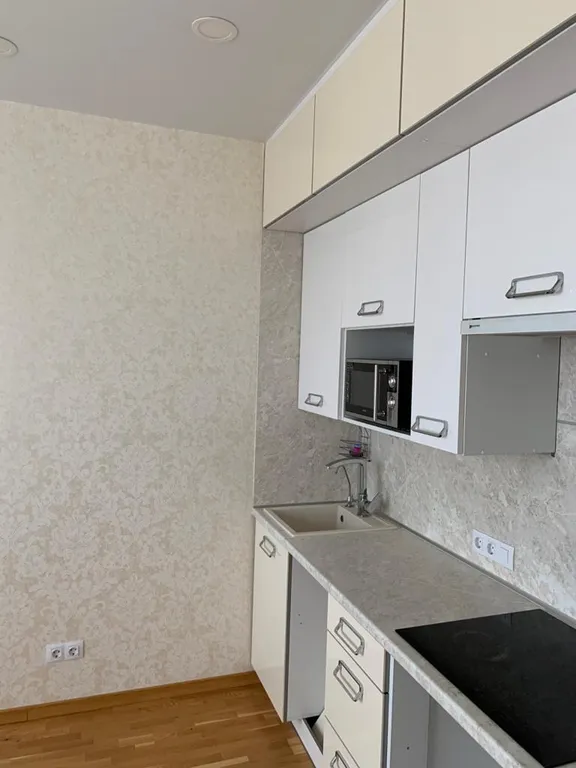 Просторная квартира в элитном доме, Кадетское училище