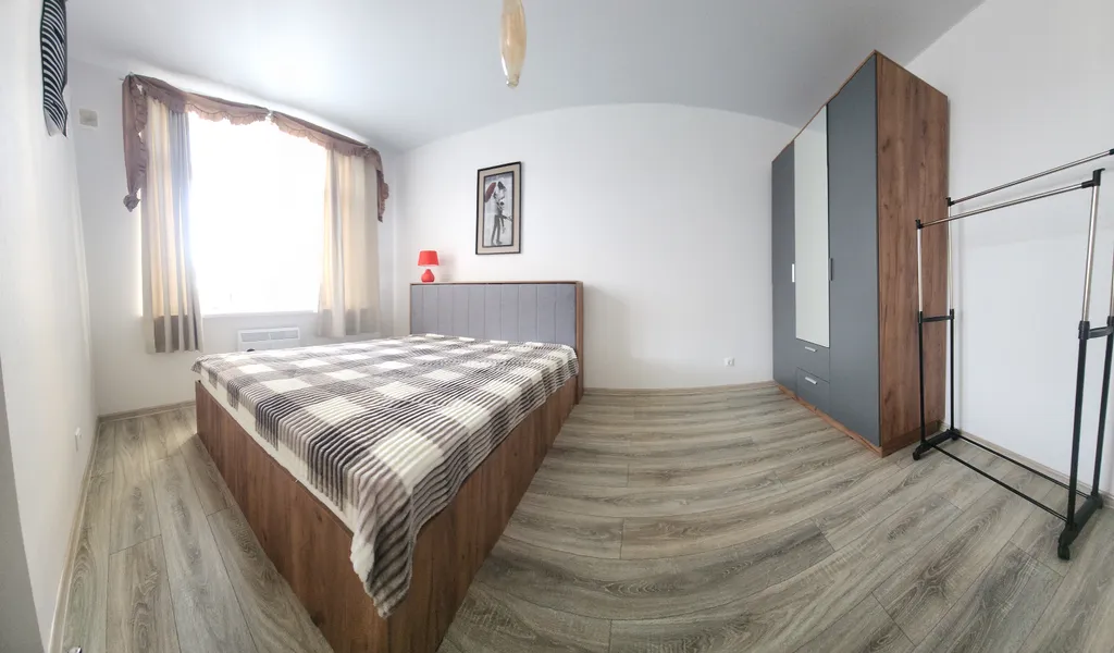 Евродвушка с видом на бассеин