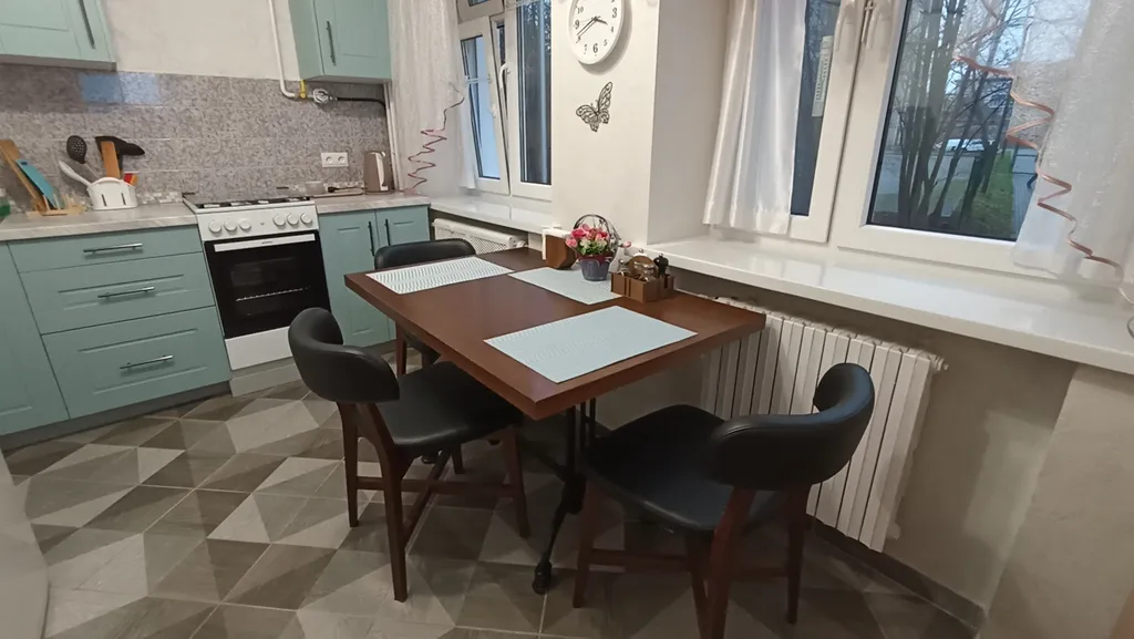 Уютная квартира в жилом районе, рядом с бассейном, магазинами и остановкой