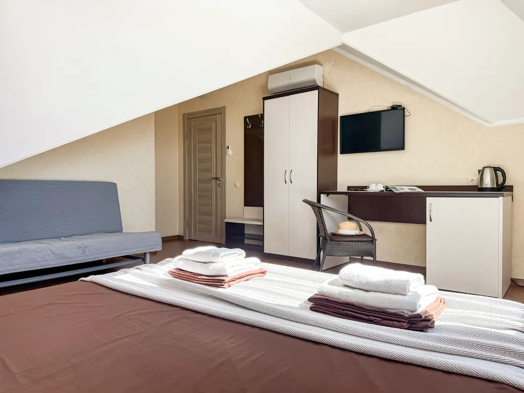 Мансардный номер в центре в 7 минутах до моря