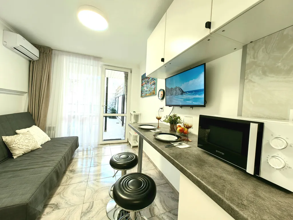 Квартира Квартира Уютная студия в частном доме с бассейном и мангальной зоной — Сочи