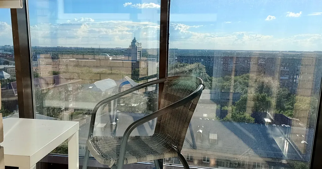 Студия с видом на реку