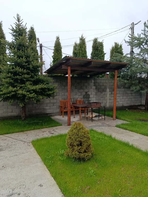 Дом из двух комнат в зелёной зоне