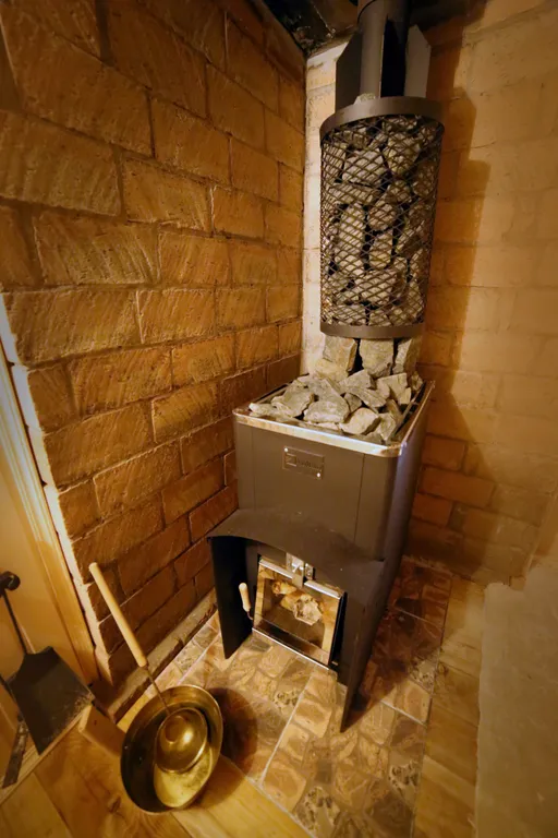 Уютный дом с тёплым бассейном и без подводных камней