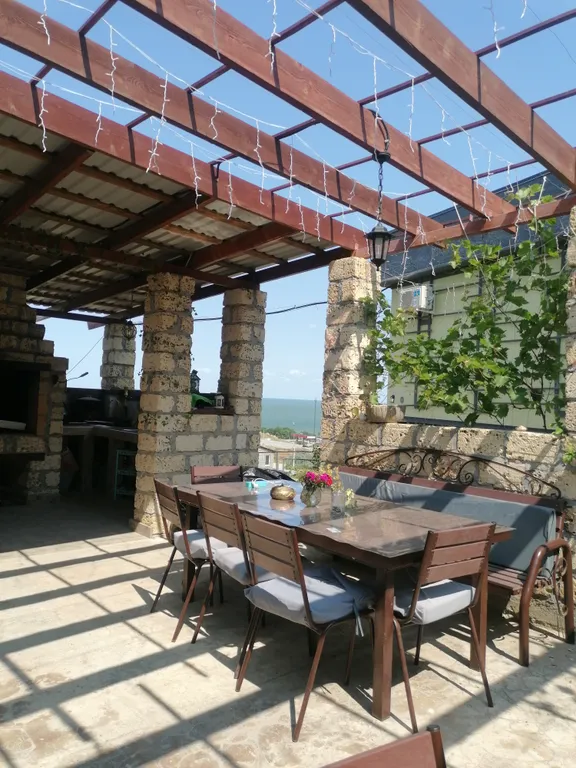 Дом с бассейном на Азовском море Виноград