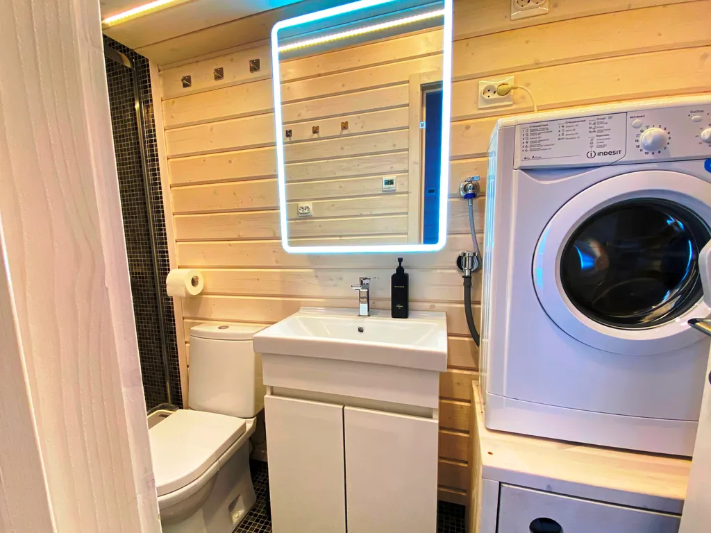 Новый комфортабельный дом для отдыха на берегу лесного озера