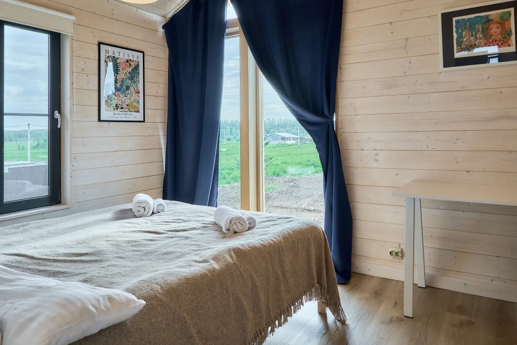 Дом с видом на пруд