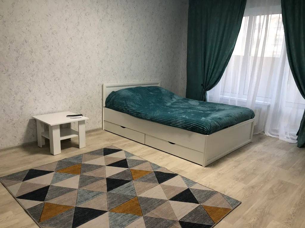 Светлая квартира в новом доме — аренда посуточно в Великий Новгород