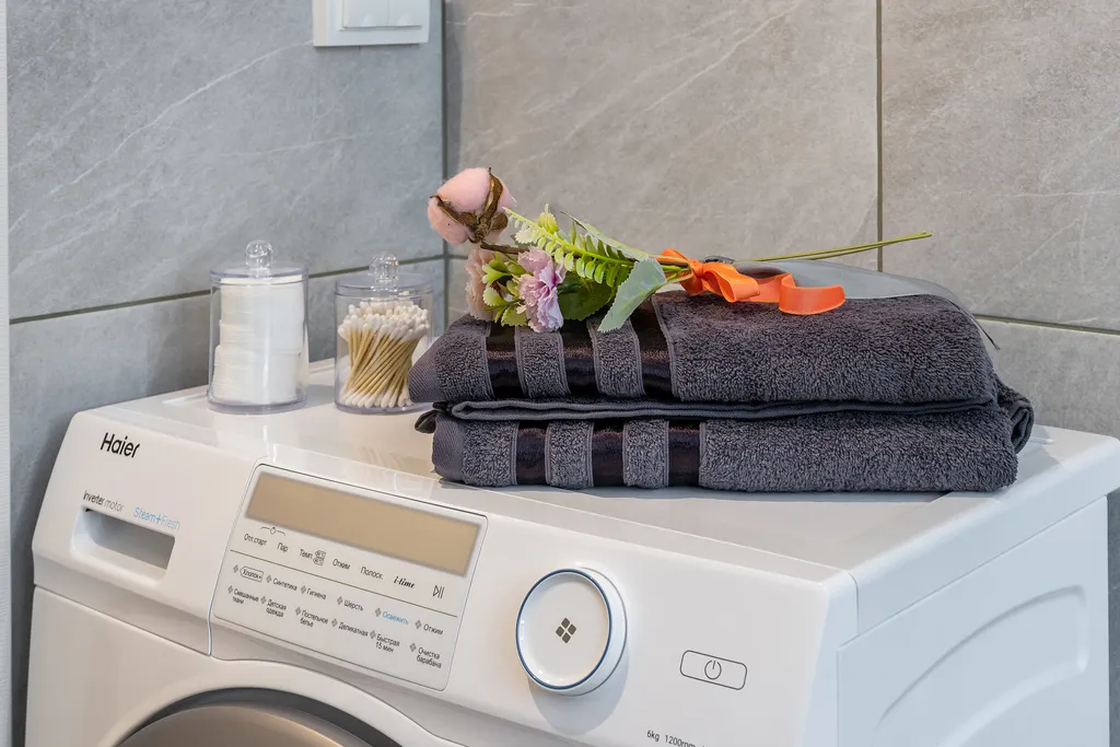 Студия Горизонты Нижнего Оранжево-изумрудный