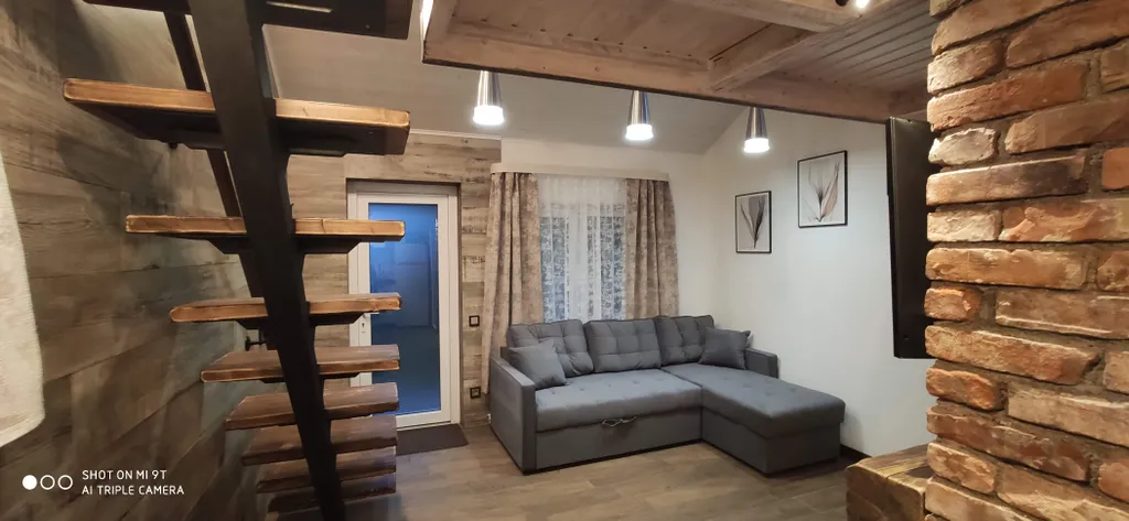 Светлая и просторная студия в чудесном саду для отдыха под шум моря