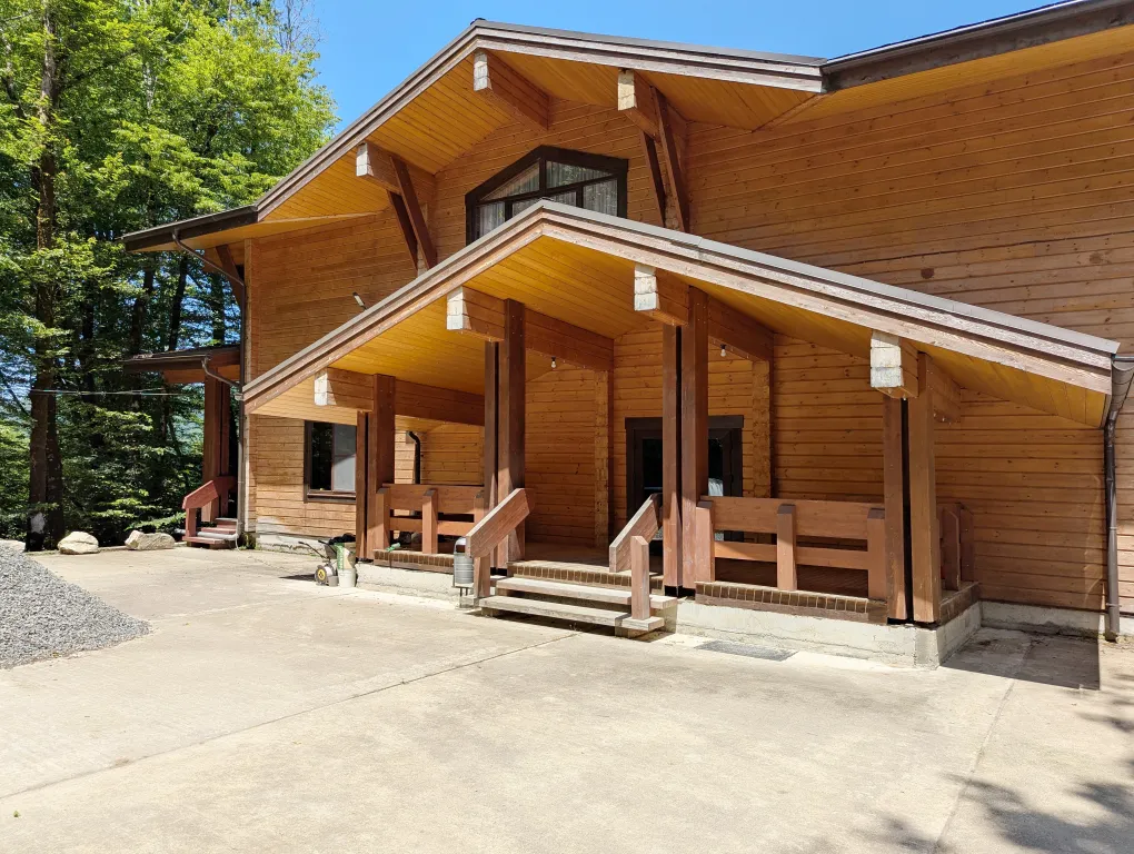 Сруб в заповедном лесу